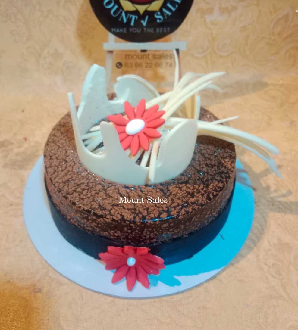 Premium RED N White Velvet Cake